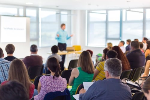 Classroom full of participants, training on Adhesive Bonding (EAB/EAS) through a Kiwa instructor's course