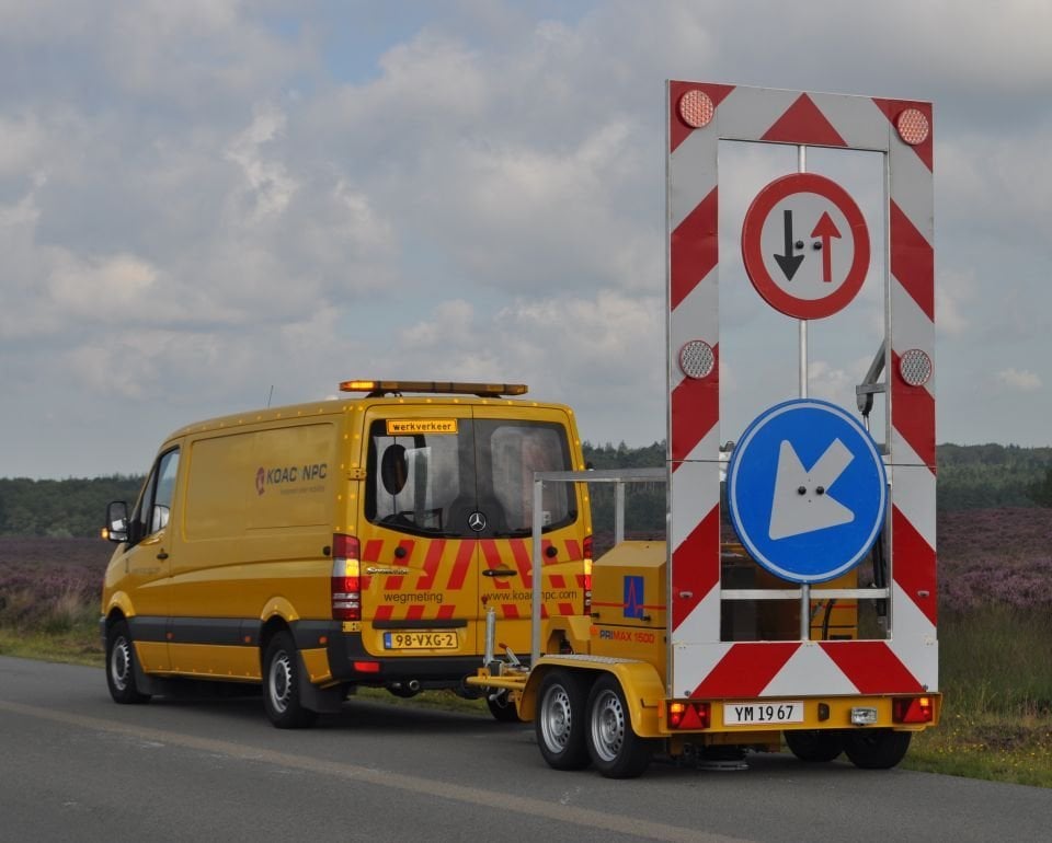 Kiwa KOAC Truck bezig met valgewichtdeflectiemetingen verhardingen