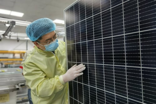 pre-shipment inspection of a solar panel