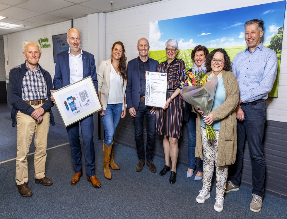 Kiwa VERIN reikt eerste FPR-certificaat uit aan ICL .jpg