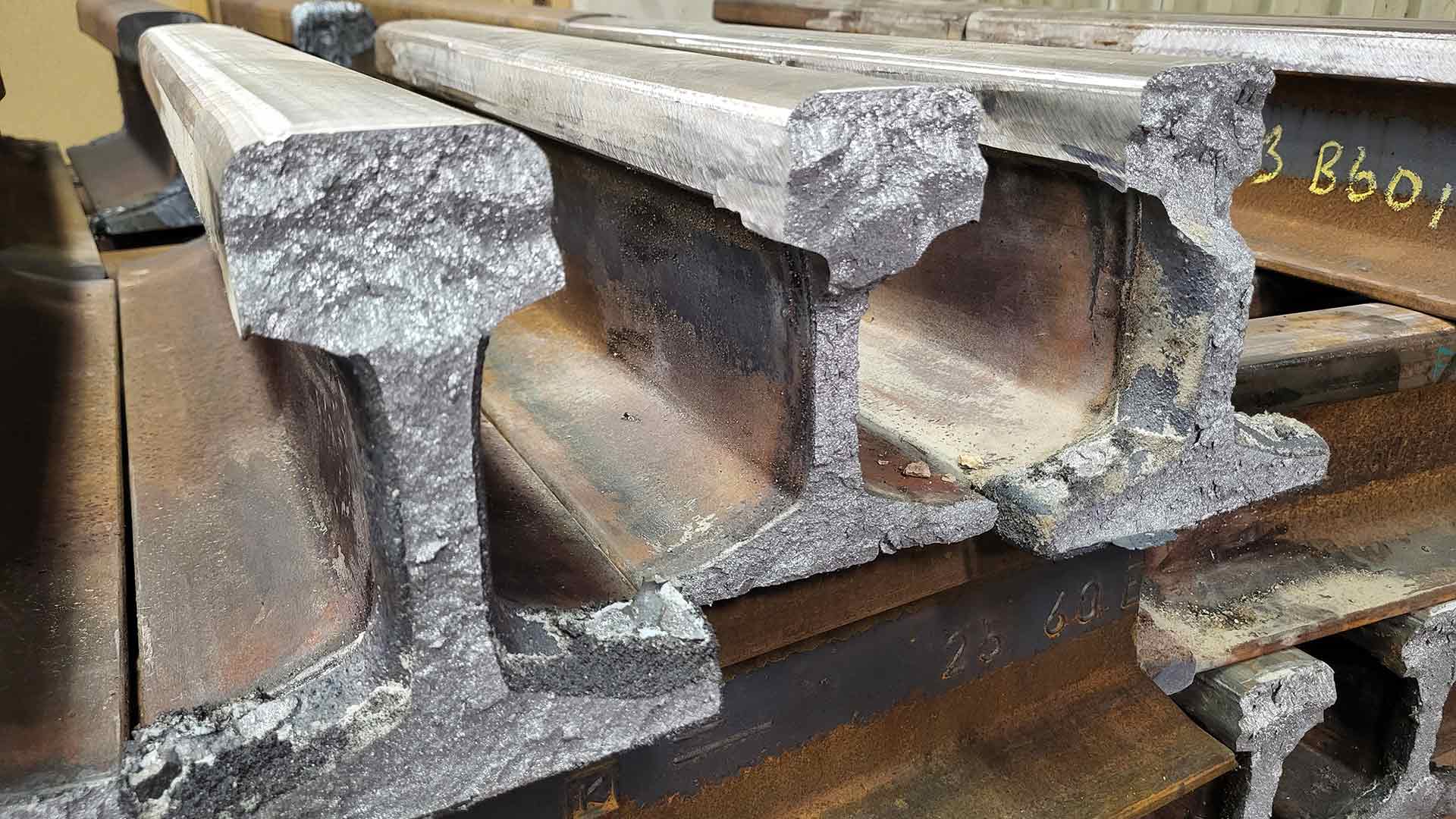 Flera r&auml;ler som anv&auml;nds f&ouml;r r&auml;lsb&ouml;jprovning.